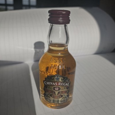 Partij Chivas Regal 12 jaar oude blended whisky, miniflesjes 5 cl.