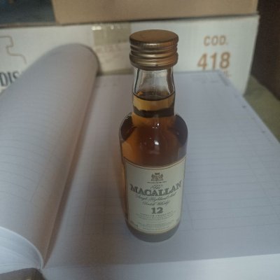 Vintage Macallan Single Highland Malt Scotch Whisky 12 yr. old in mini flesjes van 5 cl. 